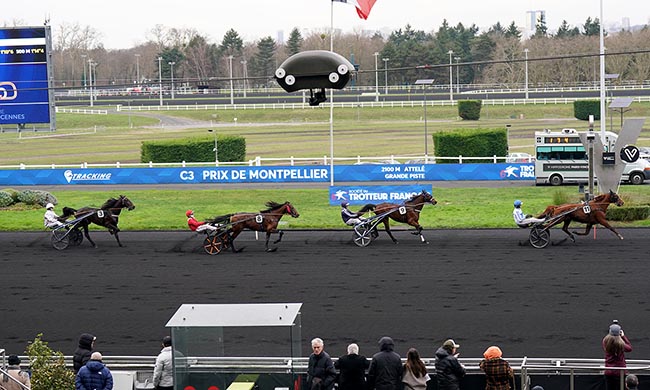 Photo d'arrivée de la course pmu PRIX DE MONTPELLIER à PARIS-VINCENNES le Jeudi 1 janvier 2026