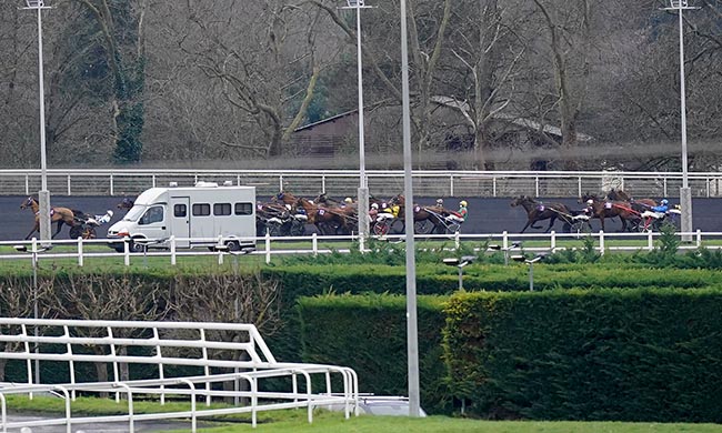 Photo d'arrivée de la course pmu PRIX DE LIBOURNE à PARIS-VINCENNES le Jeudi 1 janvier 2026