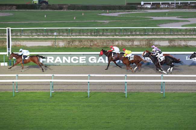 Photo d'arrivée de la course pmu PRIX DES FALAISES à DEAUVILLE le Vendredi 2 janvier 2026