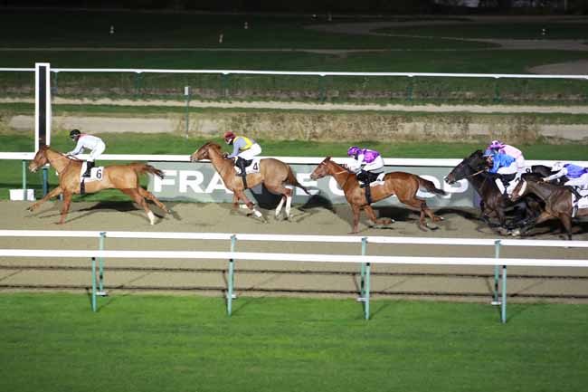 Photo d'arrivée de la course pmu PRIX DE LA SEULETTE à DEAUVILLE le Vendredi 2 janvier 2026
