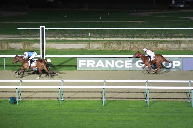 Photo d'arrivée de la course pmu PRIX DE HIEVILLE à DEAUVILLE le Vendredi 2 janvier 2026