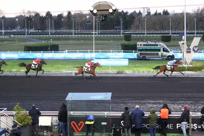 Photo d'arrivée de la course pmu PRIX LEON TACQUET à PARIS-VINCENNES le Samedi 3 janvier 2026