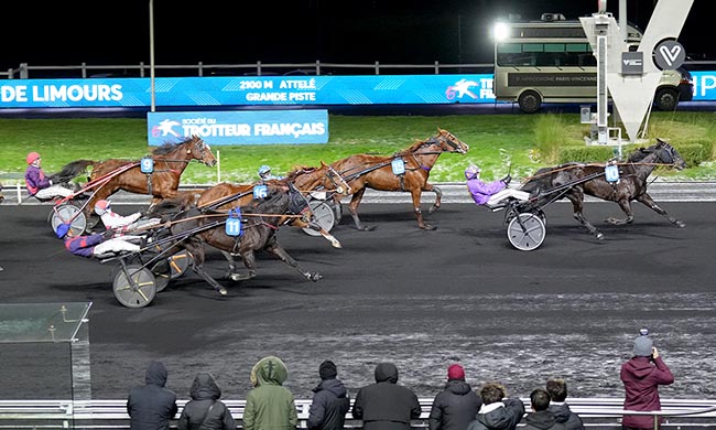 Photo d'arrivée de la course pmu PRIX DE LIMOURS à PARIS-VINCENNES le Samedi 3 janvier 2026