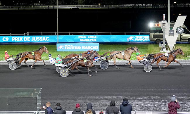 Photo d'arrivée de la course pmu PRIX DE JUSSAC à PARIS-VINCENNES le Samedi 3 janvier 2026