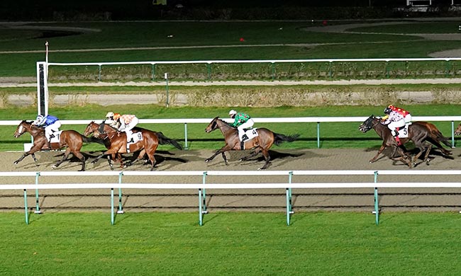 Photo d'arrivée de la course pmu PRIX DE SAINT-JAMES à DEAUVILLE le Vendredi 9 janvier 2026