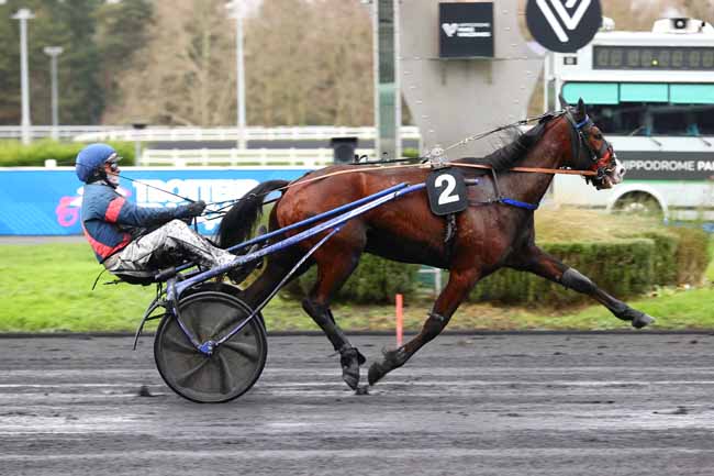 Photo d'arrivée de la course pmu PRIX RAMSES à PARIS-VINCENNES le Vendredi 9 janvier 2026