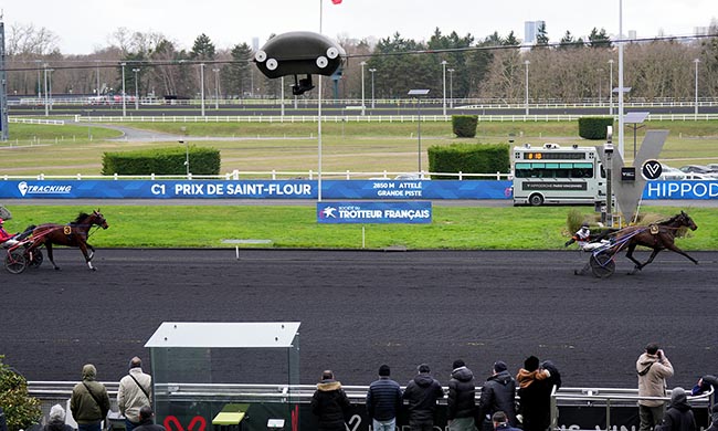 Photo d'arrivée de la course pmu PRIX DE SAINT-FLOUR à PARIS-VINCENNES le Samedi 10 janvier 2026