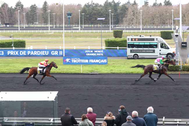 Photo d'arrivée de la course pmu PRIX DE PARDIEU à PARIS-VINCENNES le Samedi 17 janvier 2026