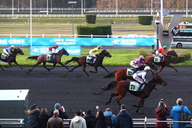 Photo d'arrivée de la course pmu PRIX ROXANE GRIFF à PARIS-VINCENNES le Samedi 17 janvier 2026