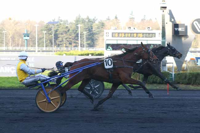 Photo d'arrivée de la course pmu PRIX D'ORLEANS à PARIS-VINCENNES le Lundi 19 janvier 2026