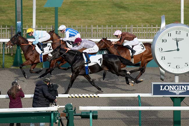 Photo d'arrivée de la course pmu PRIX DE LA CROIX VAILLANT à CHANTILLY le Mercredi 21 janvier 2026
