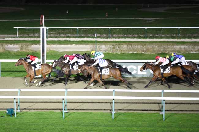 Photo d'arrivée de la course pmu PRIX DE L'HOTEL ATLANTIQUE à DEAUVILLE le Vendredi 23 janvier 2026