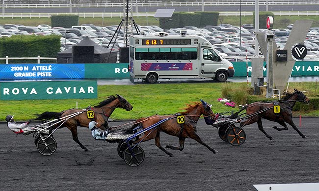 Photo d'arrivée de la course pmu PRIX ROVA CAVIAR (PRIX OFFSHORE DREAM) à PARIS-VINCENNES le Dimanche 25 janvier 2026