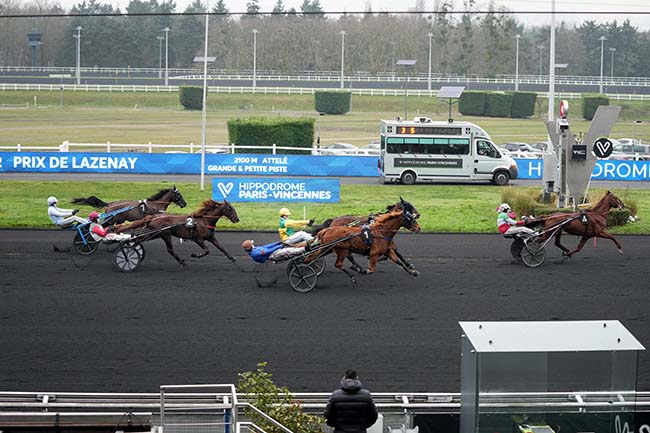 Photo d'arrivée de la course pmu PRIX DE LAZENAY à PARIS-VINCENNES le Jeudi 29 janvier 2026