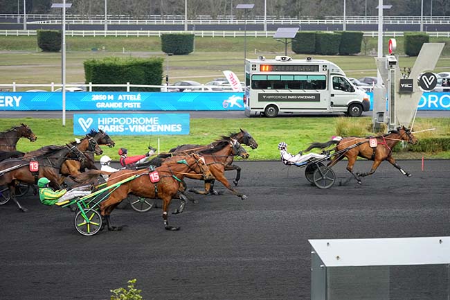 Photo d'arrivée de la course pmu PRIX DE CHAMBERY à PARIS-VINCENNES le Jeudi 29 janvier 2026