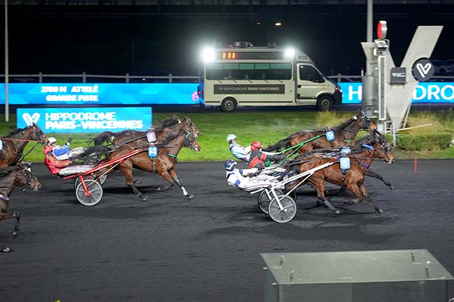 Photo d'arrivée de la course pmu PRIX DE FEUCHEROLLES à PARIS-VINCENNES le Jeudi 29 janvier 2026