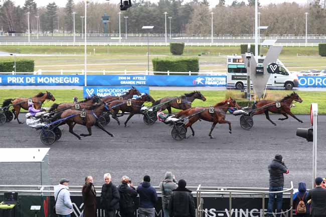 Arrivée quinté pmu PRIX DE MONSEGUR à PARIS-VINCENNES