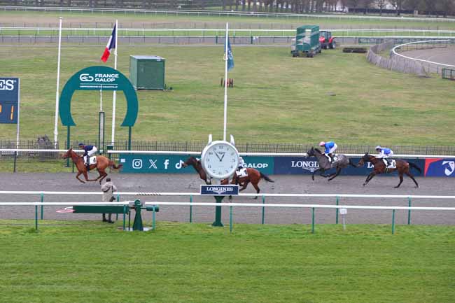 Photo d'arrivée de la course pmu PRIX DU ROND FILLE DE L'AIR à CHANTILLY le Jeudi 5 février 2026