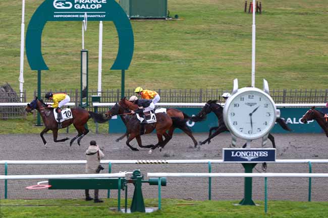 Photo d'arrivée de la course pmu PRIX DE LA ROUTE CHARLEPONT à CHANTILLY le Jeudi 5 février 2026