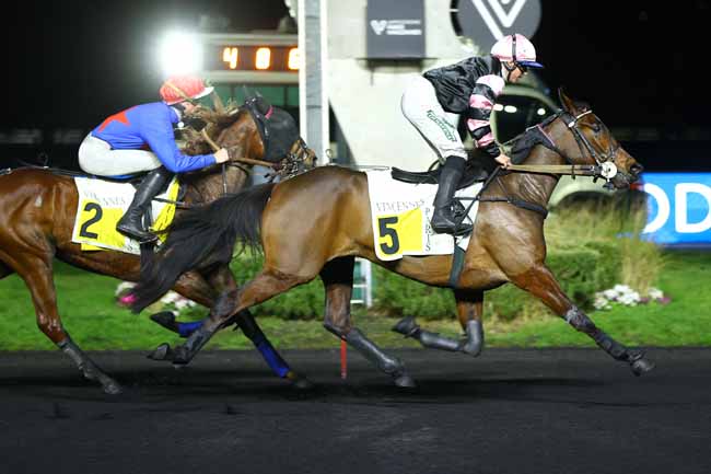 Photo d'arrivée de la course pmu PRIX ANDRE THERON à PARIS-VINCENNES le Vendredi 6 février 2026