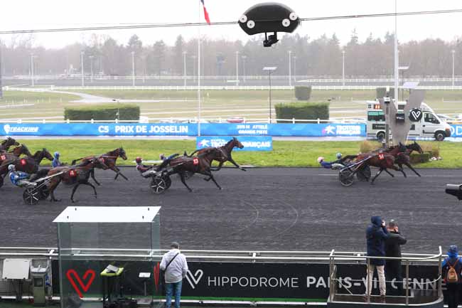 Photo d'arrivée de la course pmu PRIX DE JOSSELIN à PARIS-VINCENNES le Mardi 10 février 2026