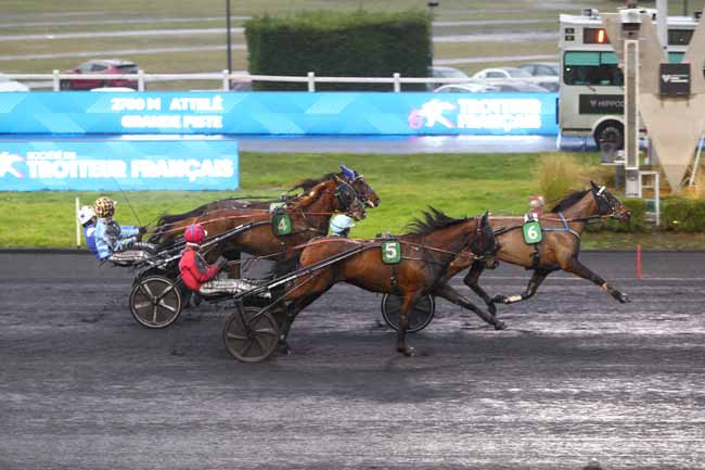 Photo d'arrivée de la course pmu PRIX DE VILLEDIEU à PARIS-VINCENNES le Mardi 10 février 2026