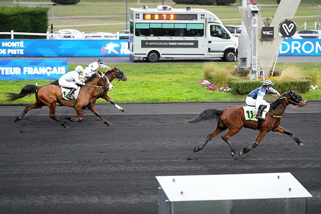 Photo d'arrivée de la course pmu PRIX DE POLIGNY à PARIS-VINCENNES le Mercredi 11 février 2026
