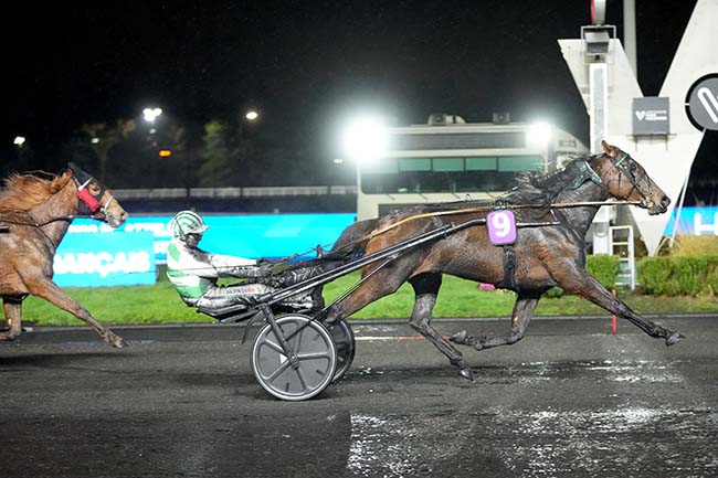 Photo d'arrivée de la course pmu PRIX DE RAULHAC à PARIS-VINCENNES le Vendredi 13 février 2026