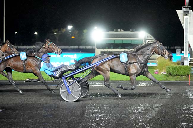 Arrivée quinté pmu GRAND PRIX DU VENDREDI 13 (PRIX DE CHATEAURENARD) à PARIS-VINCENNES