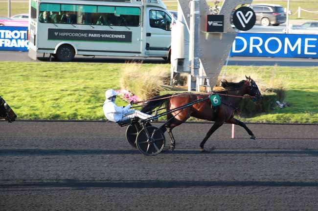 Photo d'arrivée de la course pmu PRIX DE CORLAY à PARIS-VINCENNES le Mardi 17 février 2026