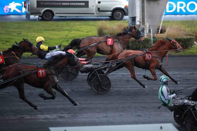 Photo d'arrivée de la course pmu PRIX DE MARCENAT à PARIS-VINCENNES le Jeudi 19 février 2026