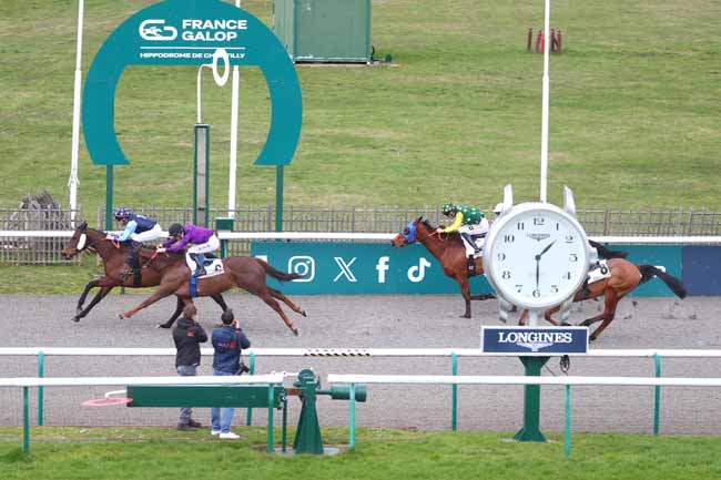 Photo d'arrivée de la course pmu PRIX DE LA ROUTE DES SANGLIERS à CHANTILLY le Vendredi 20 février 2026