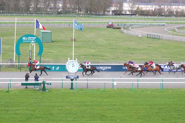Photo d'arrivée de la course pmu PRIX DE LA ROUTE DU MILIEU à CHANTILLY le Vendredi 20 février 2026