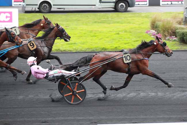 Photo d'arrivée de la course pmu PRIX RMC (PRIX JACQUES MOREAU) à PARIS-VINCENNES le Dimanche 22 février 2026