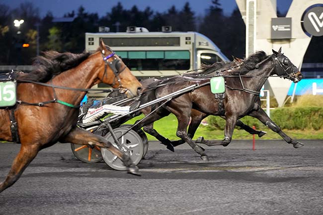 Photo d'arrivée de la course pmu PRIX DE LUNEVILLE à PARIS-VINCENNES le Vendredi 27 février 2026