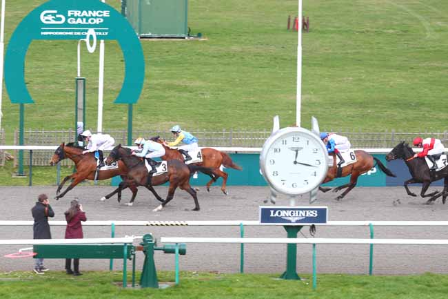 Photo d'arrivée de la course pmu PRIX LEON FLAVIEN à CHANTILLY le Vendredi 27 février 2026