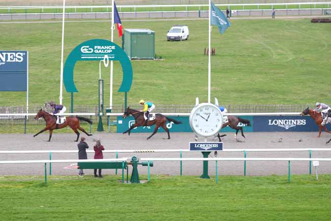 Photo d'arrivée de la course pmu PRIX DE MONTSOULT à CHANTILLY le Vendredi 27 février 2026
