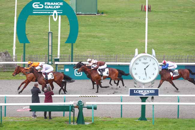 Photo d'arrivée de la course pmu PRIX DU FOUR A TUILE à CHANTILLY le Vendredi 27 février 2026