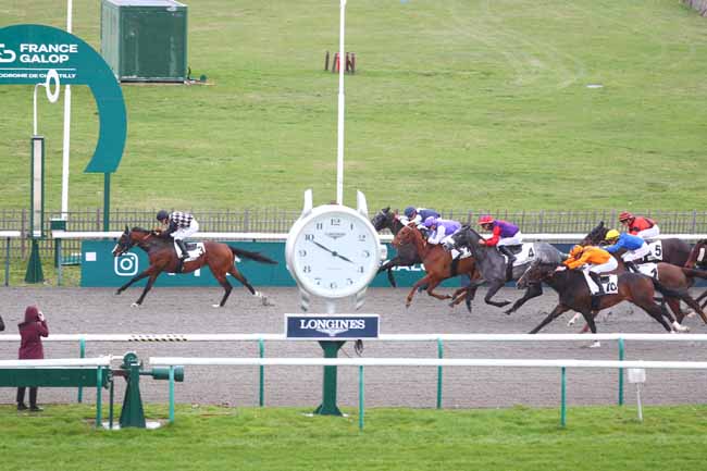 Photo d'arrivée de la course pmu PRIX DU CHEMIN DU BAC à CHANTILLY le Vendredi 27 février 2026