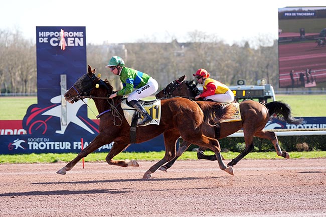 Photo d'arrivée de la course pmu PRIX DE TINCHEBRAY à CAEN le Lundi 2 mars 2026