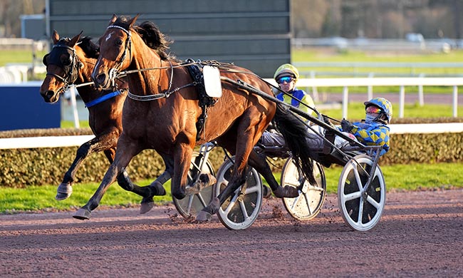Photo d'arrivée de la course pmu PRIX DE TRUN à CAEN le Lundi 2 mars 2026