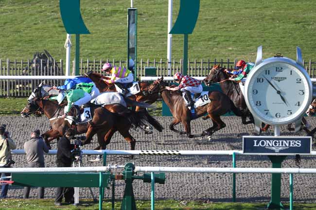 Photo d'arrivée de la course pmu PRIX DES ECURIES CANTILIENNES à CHANTILLY le Mardi 3 mars 2026
