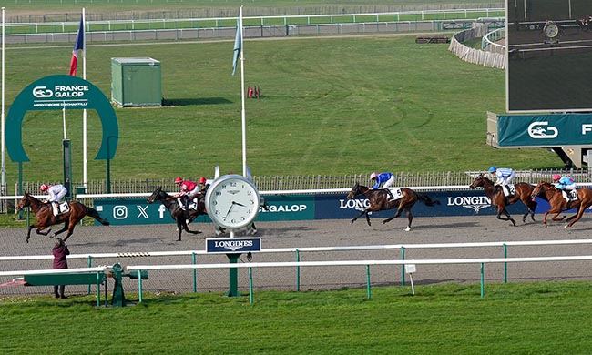 Photo d'arrivée de la course pmu PRIX ANABAA à CHANTILLY le Dimanche 8 mars 2026
