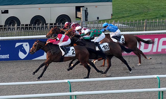 Photo d'arrivée de la course pmu PRIX DE LA GRANDE RUE à CHANTILLY le Dimanche 8 mars 2026