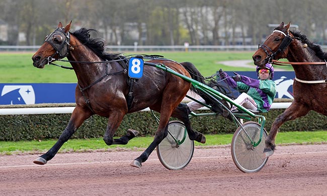 Photo d'arrivée de la course pmu PRIX DE BELLENGREVILLE à CAEN le Lundi 9 mars 2026