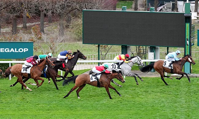 Photo d'arrivée de la course pmu PRIX DE L'AQUITAINE à SAINT CLOUD le Mardi 10 mars 2026