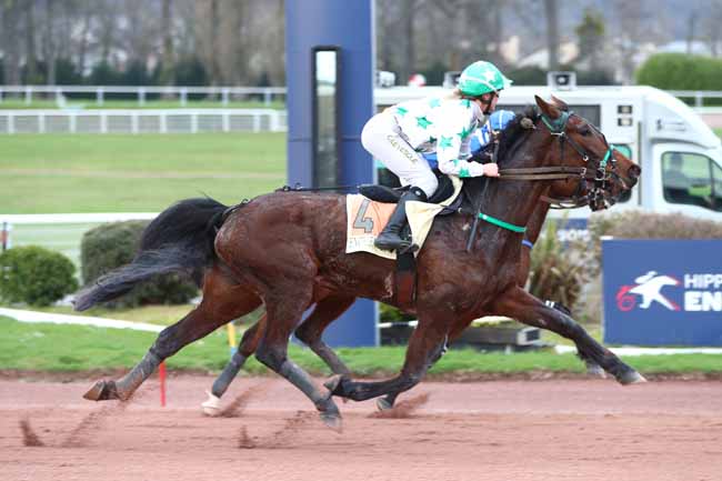 Photo d'arrivée de la course pmu PRIX DE CONTREXEVILLE à ENGHIEN le Mardi 10 mars 2026