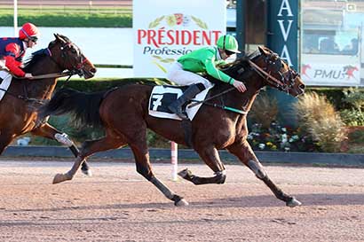 Photo d'arrivée de la course pmu PRIX DU HARAS DE BRASSE (PRIX DE LA SOCIETE DU TROTTEUR FRANCAIS) à LAVAL le Mercredi 11 mars 2026