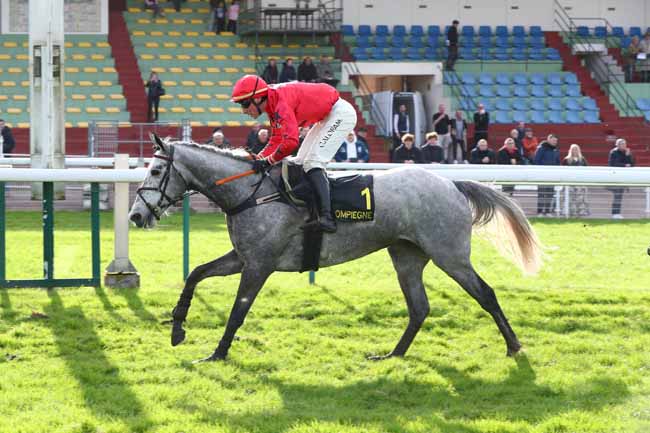 Photo d'arrivée de la course pmu PRIX SPUMATE à COMPIEGNE le Mercredi 11 mars 2026