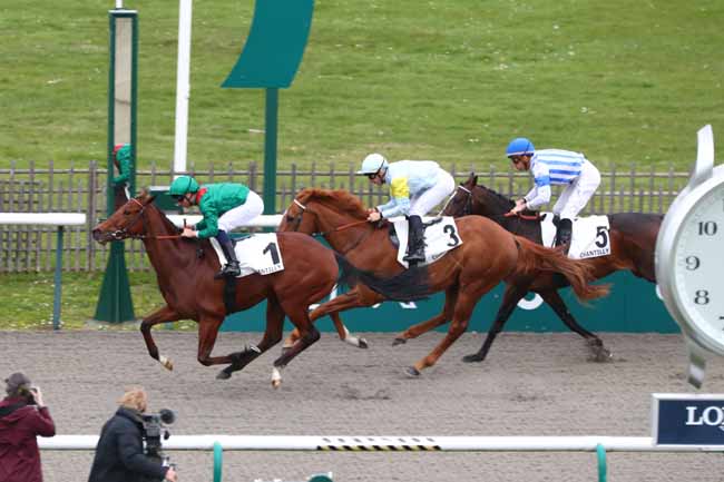 Photo d'arrivée de la course pmu PRIX DU LIEUTENANT à CHANTILLY le Jeudi 12 mars 2026